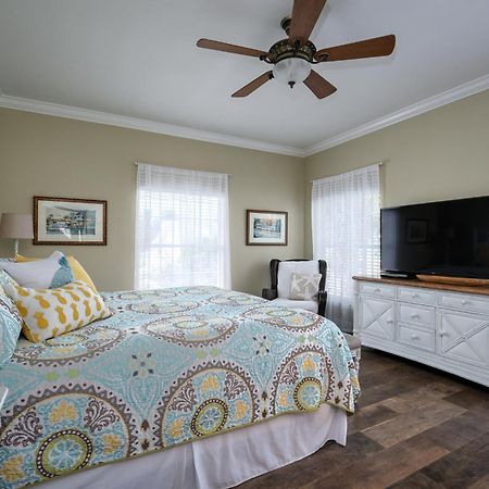 Hibiscus Hideaway Condo Walk To Historic Bridge St Bradenton Beach Ngoại thất bức ảnh